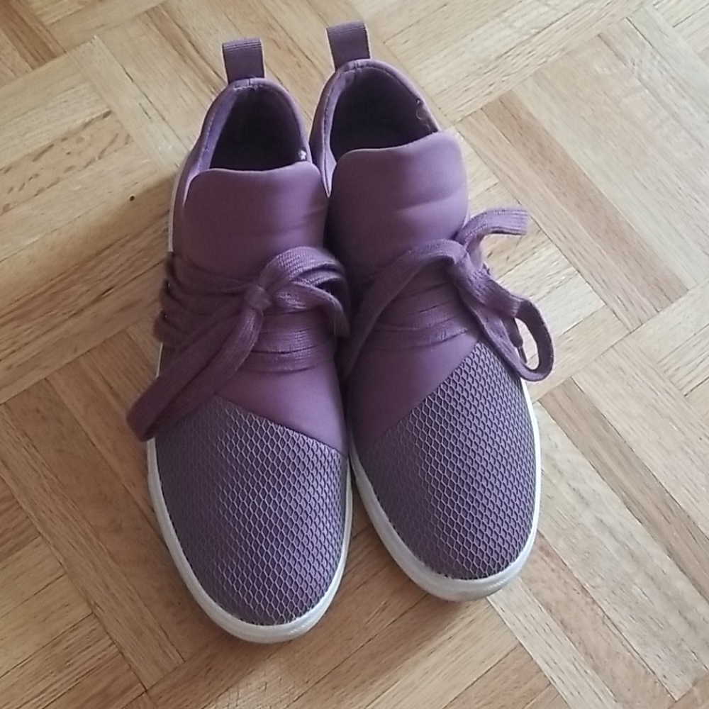 Brash hightop sneakers 7.5